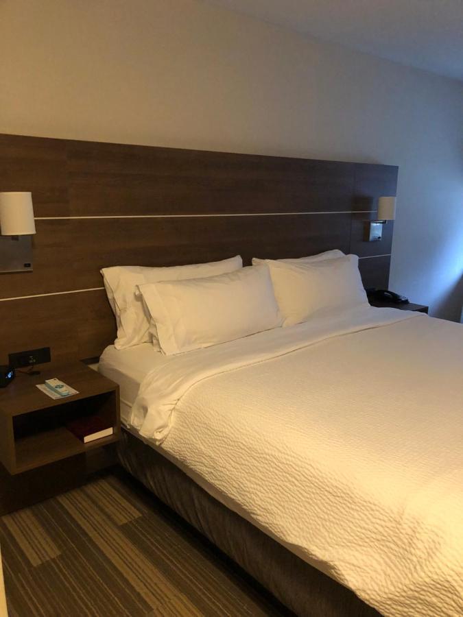 Express Mt. Vernon By Ihg Hotel 2*